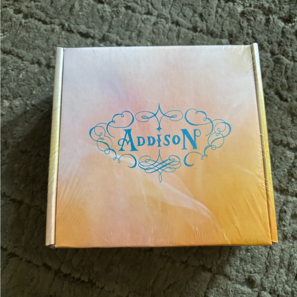 Addison Rae T-shirt + CD Box set Rare